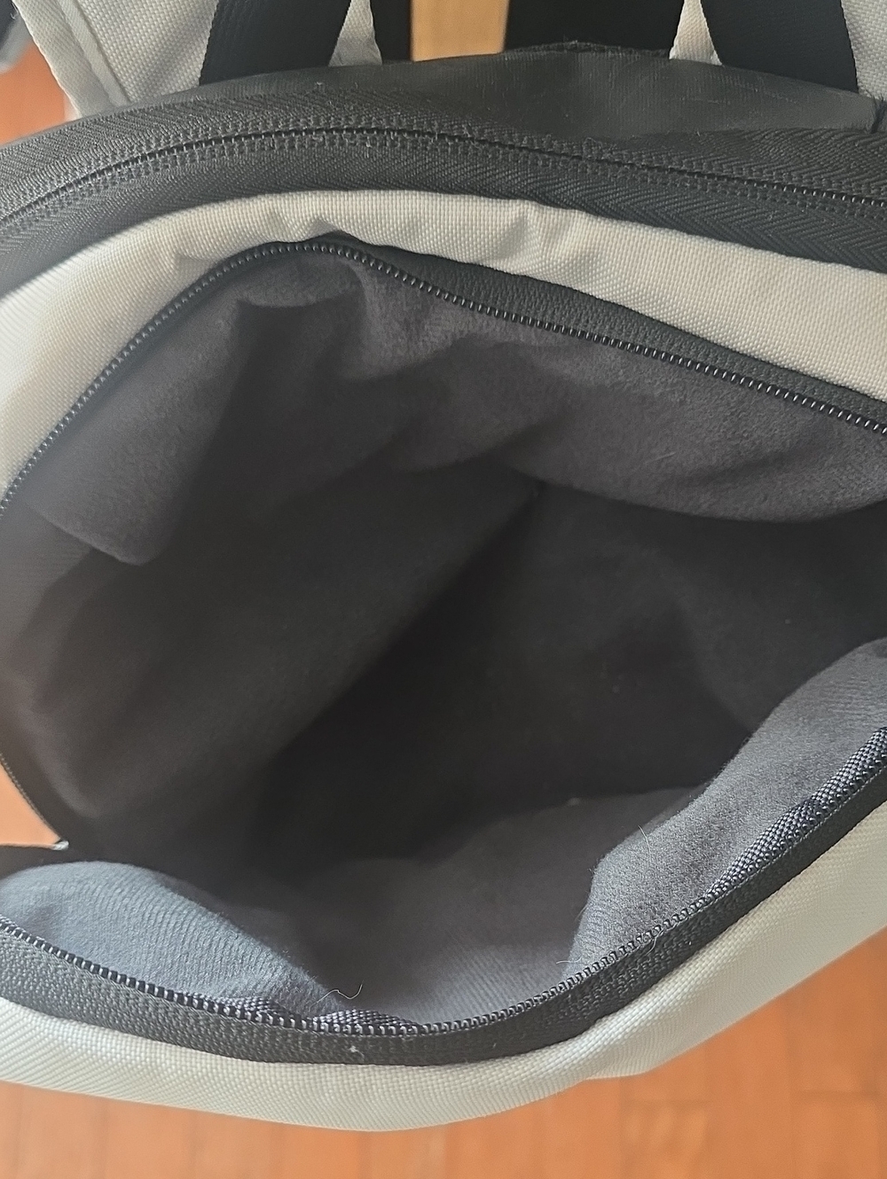 Nike Elite  Men's White & Black Backpack with Gold Accents - Picture 9 of 14